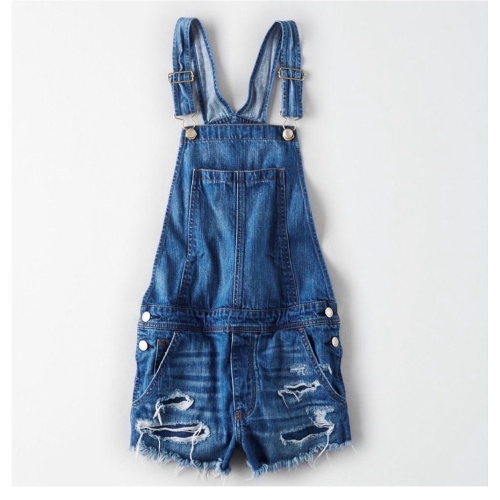 American Eagle Distressed Denim Tomgirl Shortalls Medium Wash Raw Hem  Small